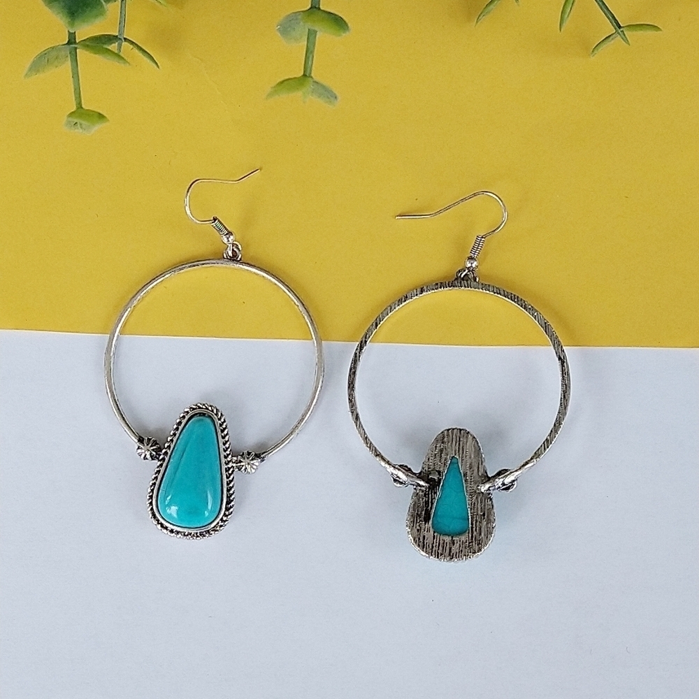 Faux Turquoise Stone Circle Earrings ♥️ - Picture 4 of 8